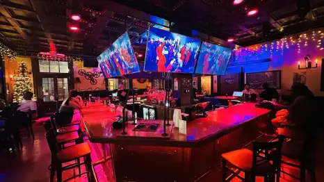 Crossing - gay bar in New Orleans
