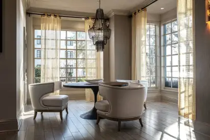 White House Hotel