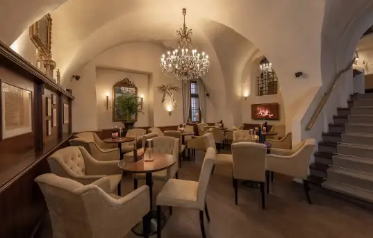Dom Cafe-Bar
