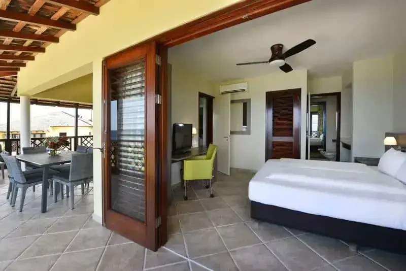 Lions Dive Beach Resort