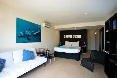 Dolphin Suites