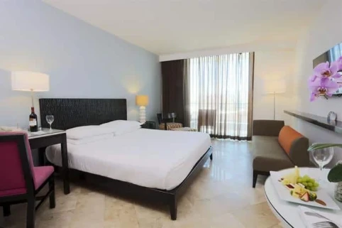 Krystal Grand Punta Cancun