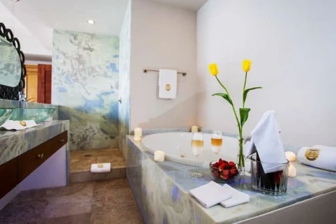 Vallarta Shores Condohotel