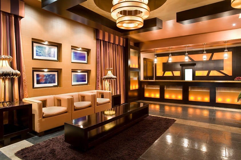 מלון Sandman Suites Vancouver קנדה