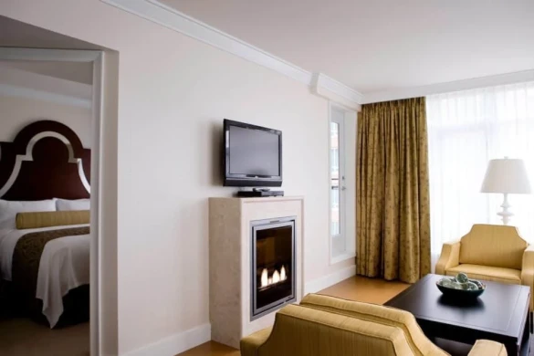 L'Hermitage Hotel Vancouver Canada