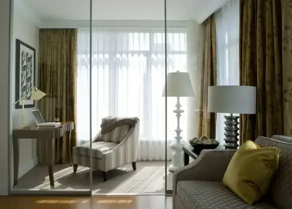 L'Hermitage Hotel Vancouver Canada