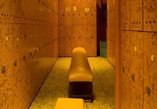 Sauna Center Madrid Gay Locker Room