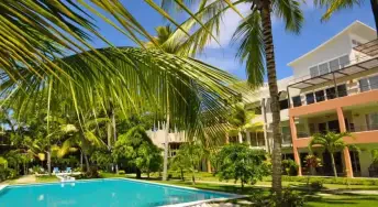 Infiniti Blu Luxury Ocean Front Condos