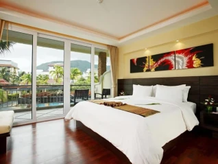 R Mar Resort and Spa