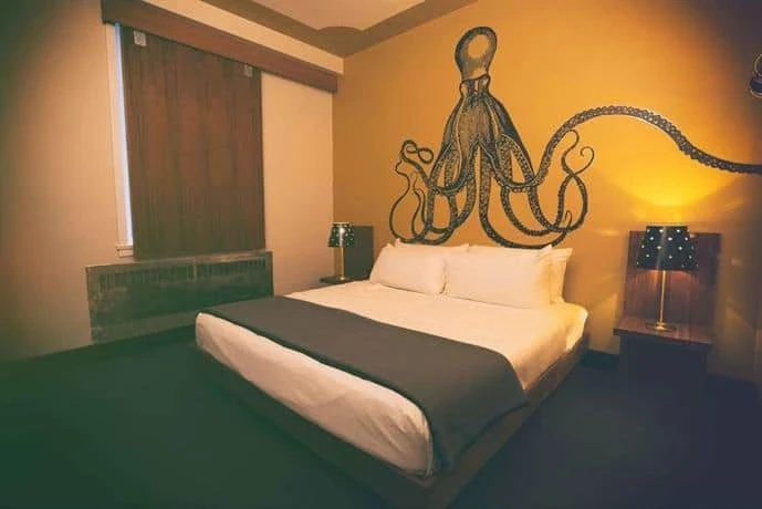 Crash Hotel Downtown Edmonton Crash Hotel Downtown Edmonton