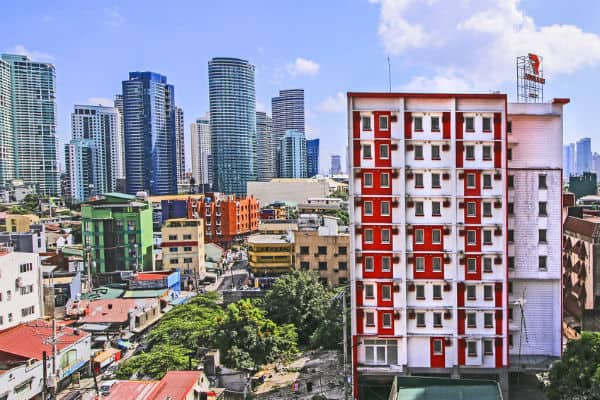 Planeta Rojo Avenida Makati Manila
