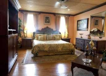 Graycliff Hotel And Restaurant