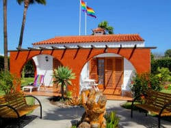 Bangalôs de golfe arco-íris, resort boutique gay