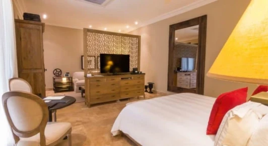 Bastion Luxury Hotel