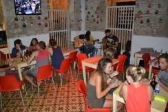 Media Luna Hostel