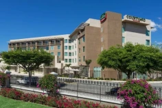 Terra Nova Hotel & Suites