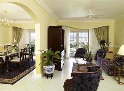 The Courtleigh Hotel & Suites