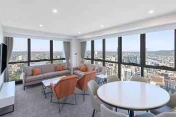 Meriton Serviced Apartments Adelaide Street