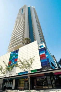 Oaks Brisbane River City Suites