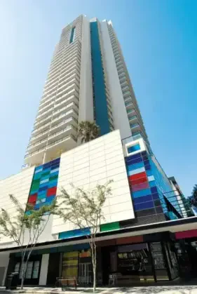 Oaks Brisbane River City Suites