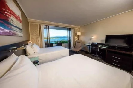 Hilton Cairns