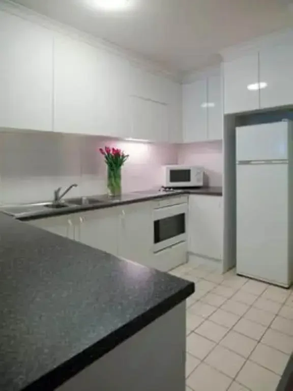 Adina Apartments James Court Canberra