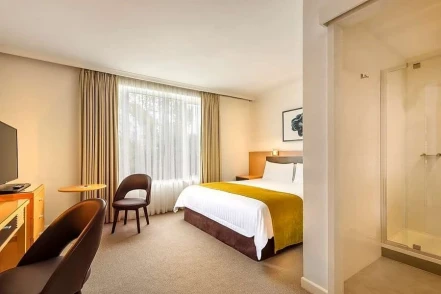 Best Western PLUS Travel Inn 1