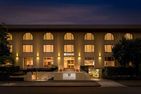 Best Western Plus Travel Inn