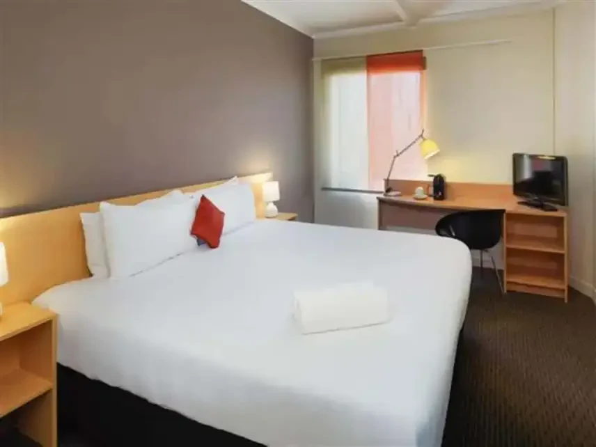 ibis Perth