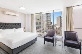 Meriton Suites Campbell Street