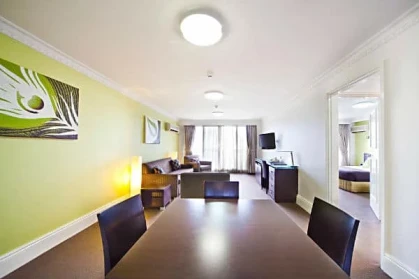 Hyde Park Inn