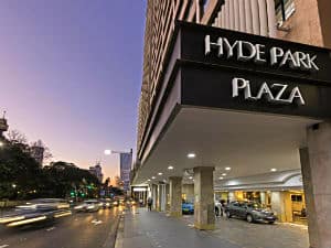 Oaks Hyde Park Plaza Apartments