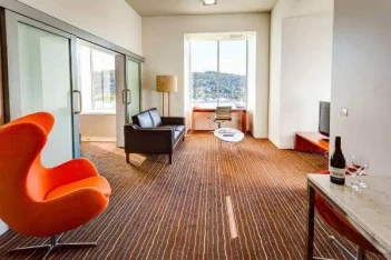 Mantra Charles Hotel Launceston