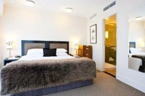 Bolton Hotel