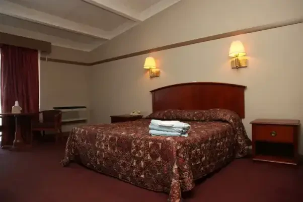 Executive Inn - Metropolis Complex