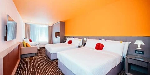 Butterfly on Prat Hong Kong main 1 Butterfly on Prat