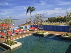 Frangipani Royal Palace Hotel & Spa