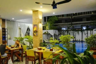 Home Chic Hotel