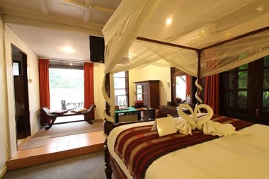 Club One Seven Gay Men Hotel Chiang Mai