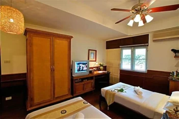 Lotus Hotel