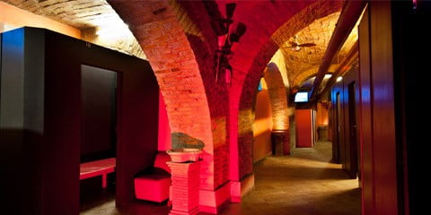 Kabin santai di Sauna Apollion di Roma