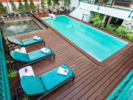 Pinnacle Lumphini Park Hotel