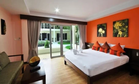 Ark Bar Beach Resort