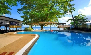 Ark Bar Beach Resort