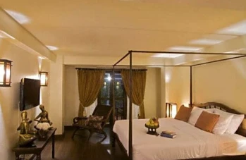 Anoma Boutique House