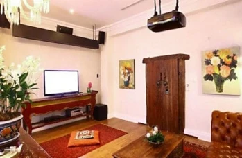 At Niman Conceptual Home