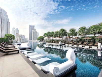 Grande Centre Point Hotel Terminal