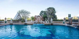 Swimming-Pool-at-Furama-Chaing-Mai