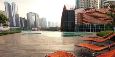 manhattan-hotel-pool