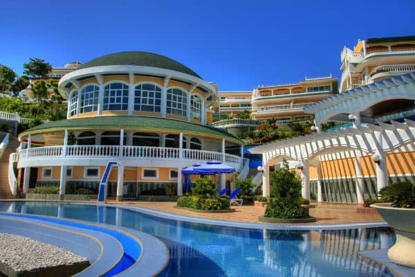 Monaco Suites de Boracay Hotell